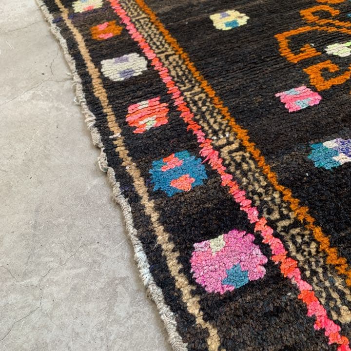 卍　antique 絨毯　① 卍