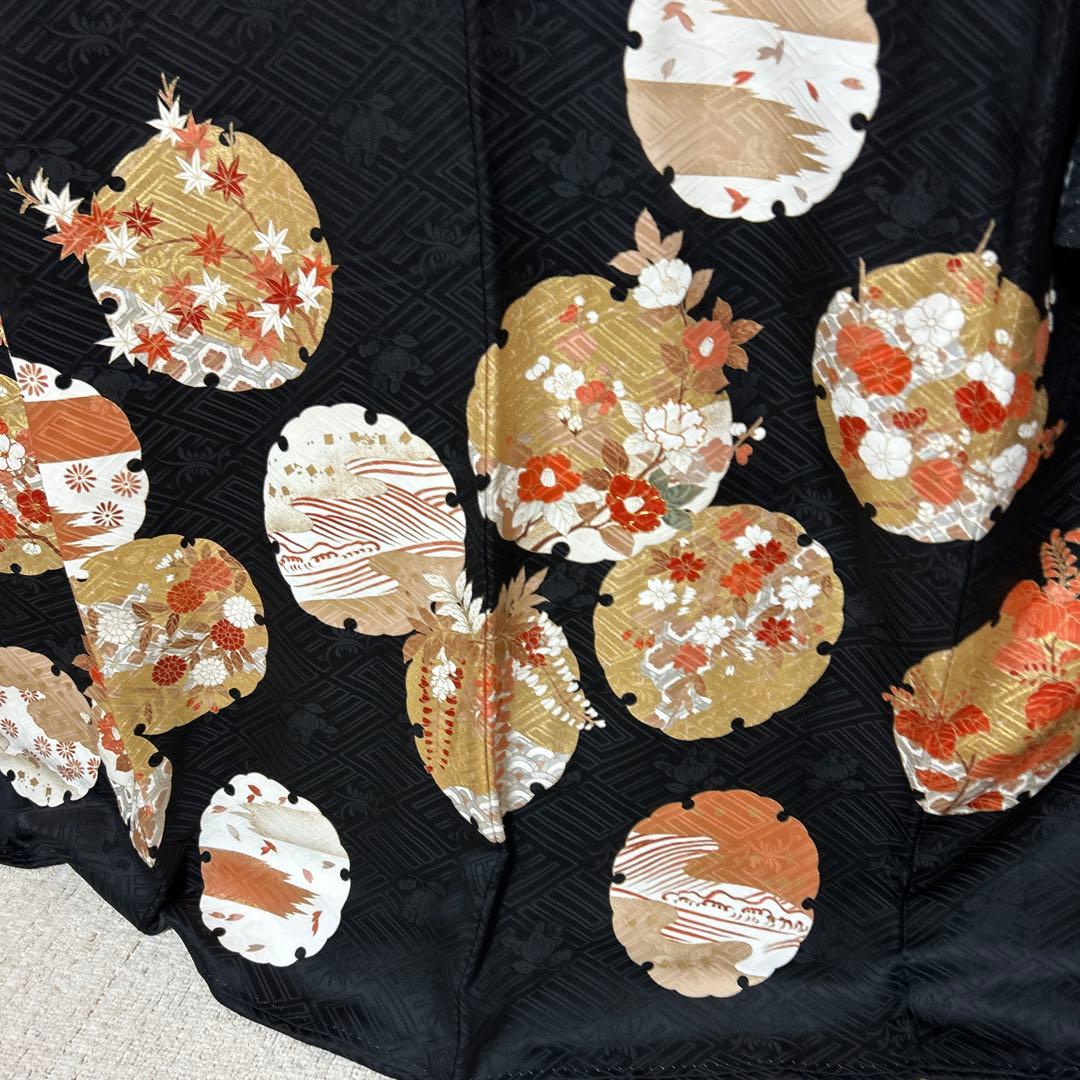 ♡大人おしゃれ！黒地に雪輪模様のお振袖♡