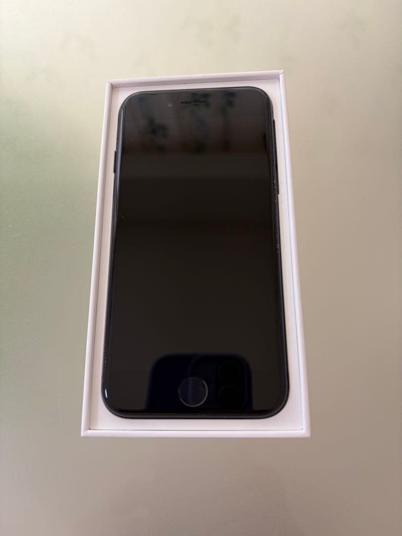 【ジャンク品】iPhonese3 第三世代　128gb SIMフリー 初期化済