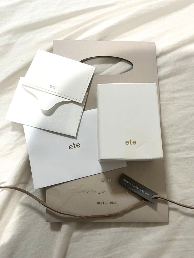 ete レイヤード バングル ペタルチェーン　イエローゴールド