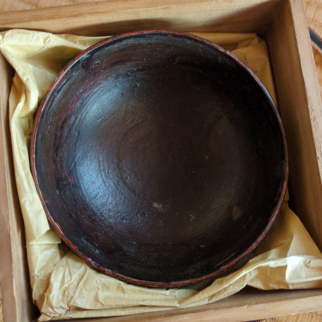 黒い木製の丸型椀　骨董品