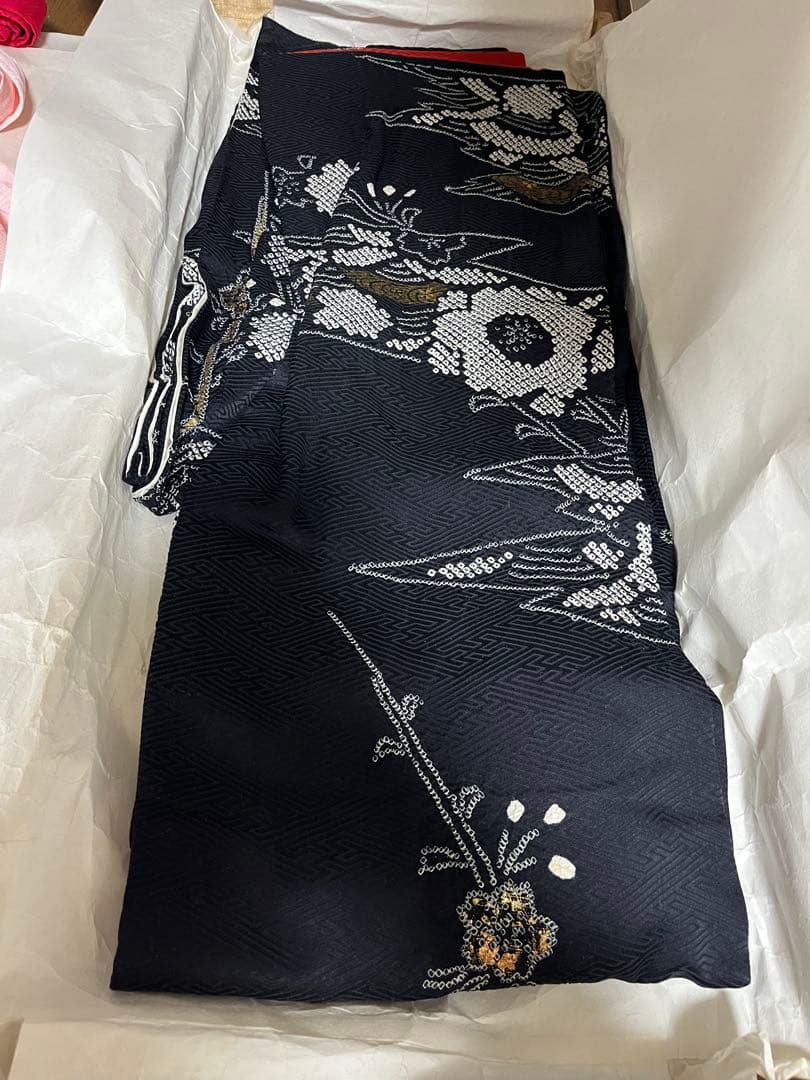 か*る様 【桐箱付】きものやまと振袖セット 黒・金・赤　梅柄　金帯