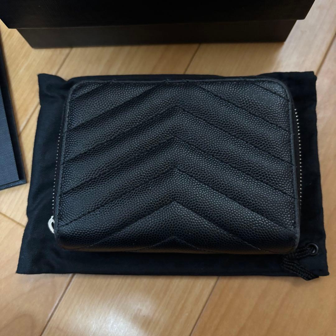 サンローラン　コンパクトフルジップウォレット　シルバー