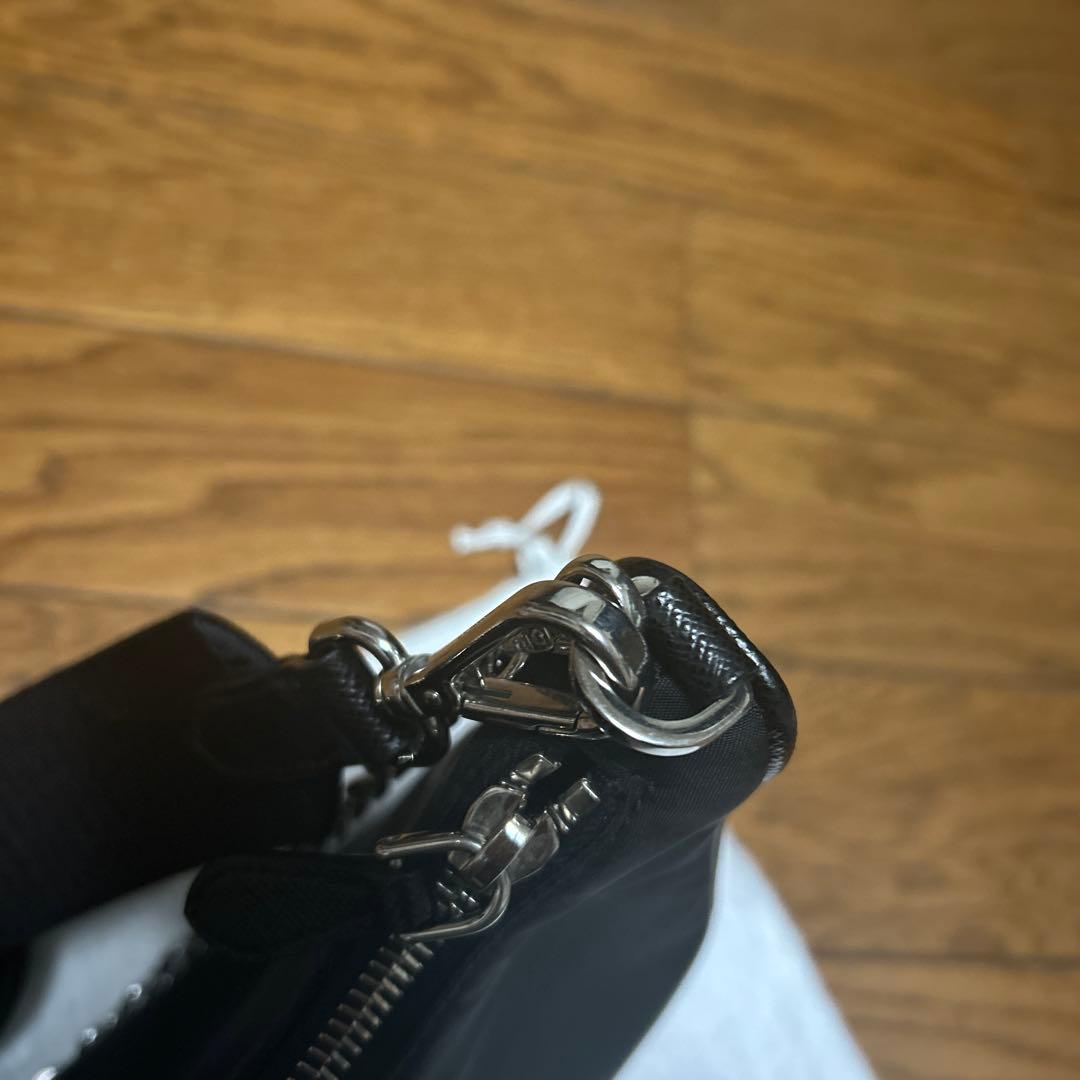PRADA re-edition ブラック ショルダーバッグ