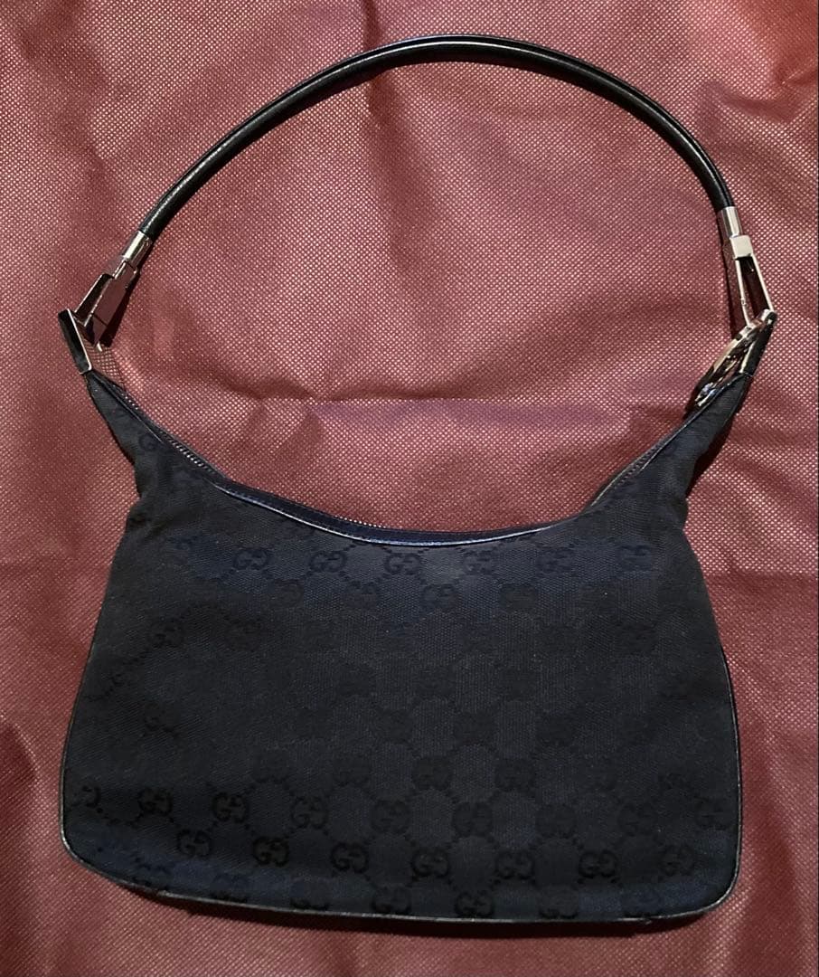 Gucci ブラック ショルダーバッグ