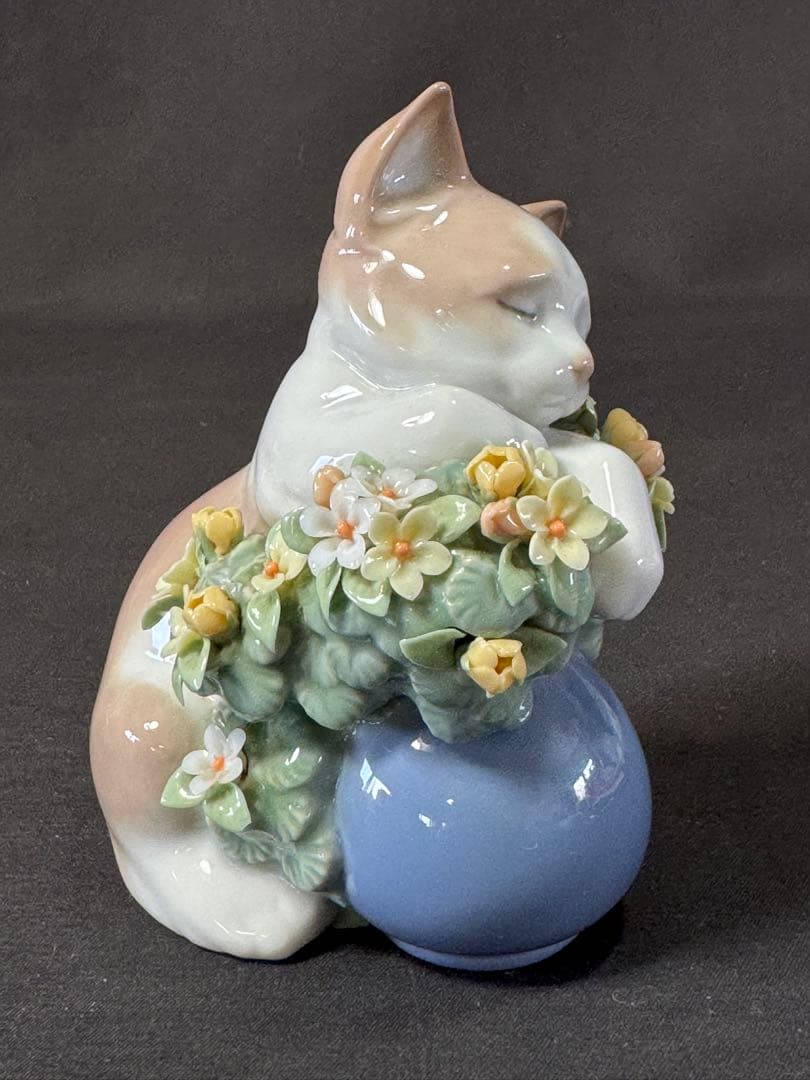 H83送料無料　リヤドロ　フィギュア　お昼寝の場所　猫　ネコ　LLADRO
