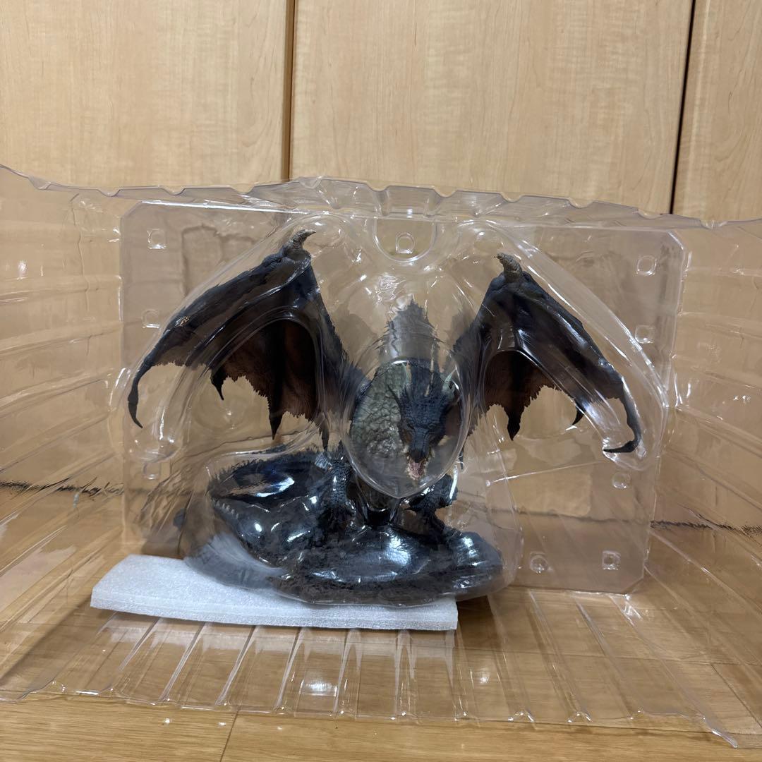 【黒龍　ミラボレアス】モンスターハンター CFB フィギュア