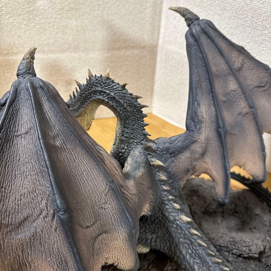 【黒龍　ミラボレアス】モンスターハンター CFB フィギュア