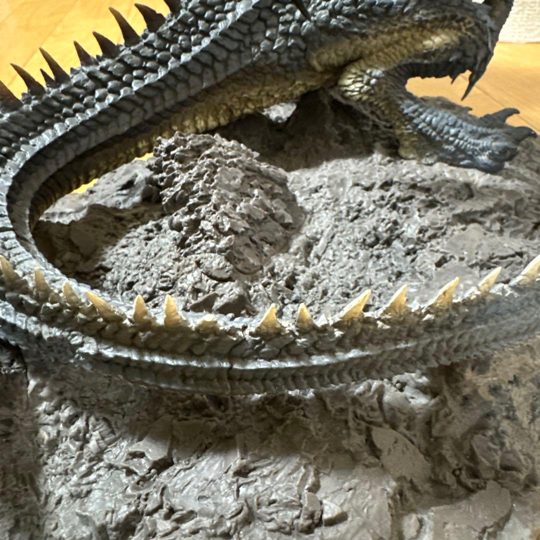 【黒龍　ミラボレアス】モンスターハンター CFB フィギュア