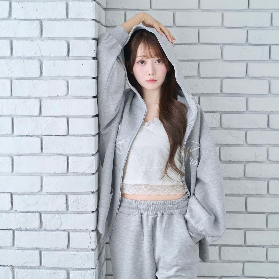 ロゼミューズ Logo 3d embroidery hoodie