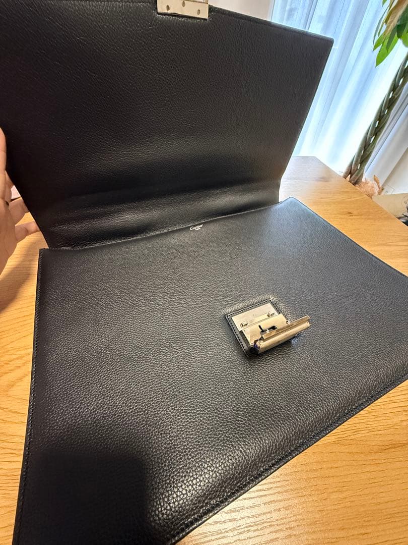 中古美品 Cartier ビジネスバッグ 黒 レザー ブリーフケース 外箱なし