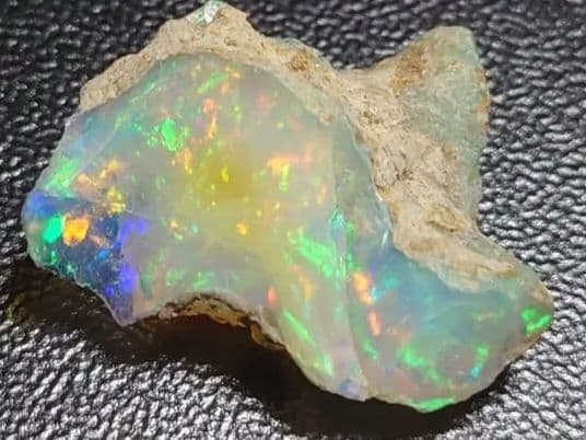 エチオピア　オパール　プレシャスオパール　原石 ジュエリー　高品質　青　ウェロ産