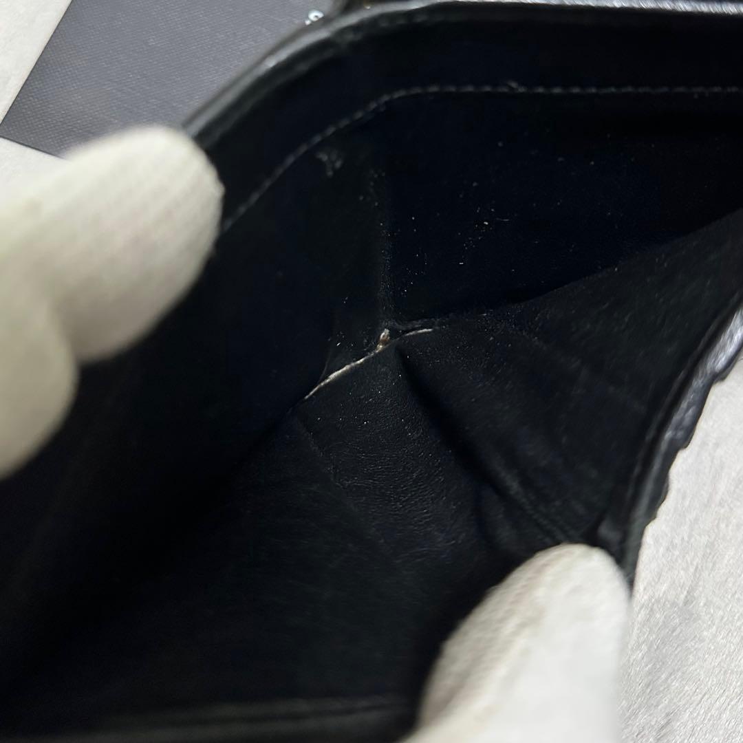 Yves Saint Laurent 折り財布　ラウンドファスナー　カサンドラ