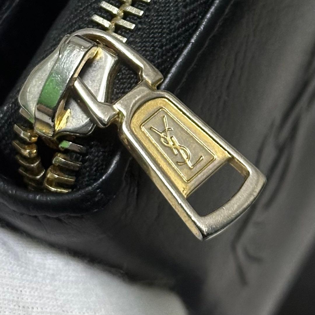 Yves Saint Laurent 折り財布　ラウンドファスナー　カサンドラ