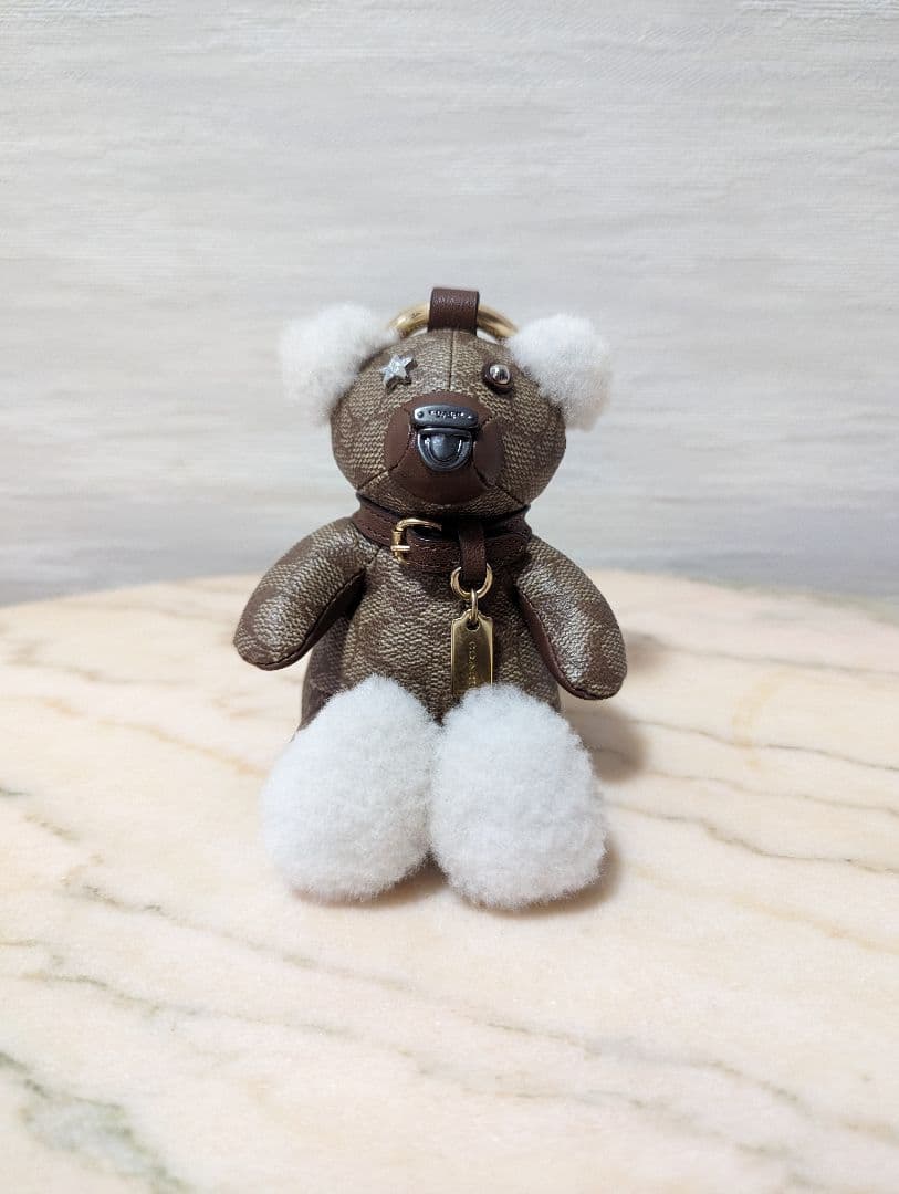 COACH シグネーチャー柄ベアー バッグチャーム