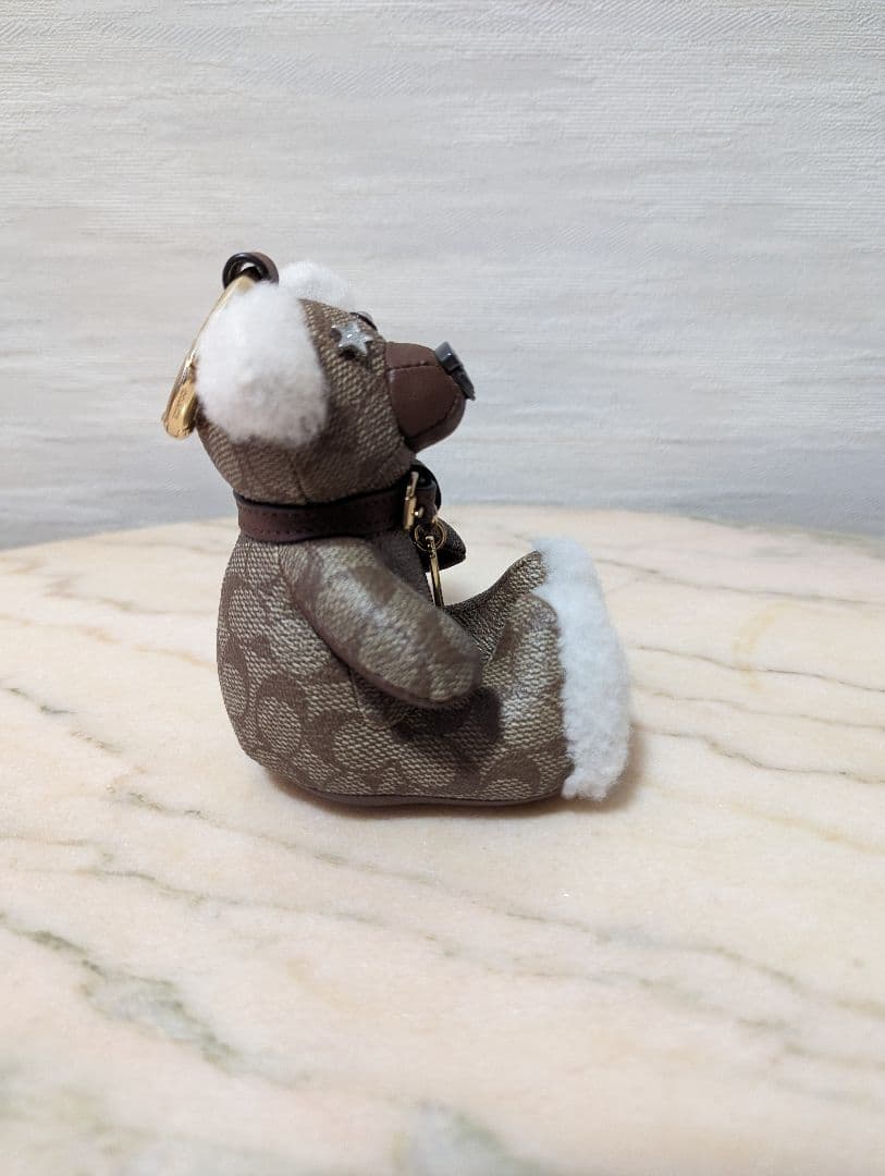 COACH シグネーチャー柄ベアー バッグチャーム