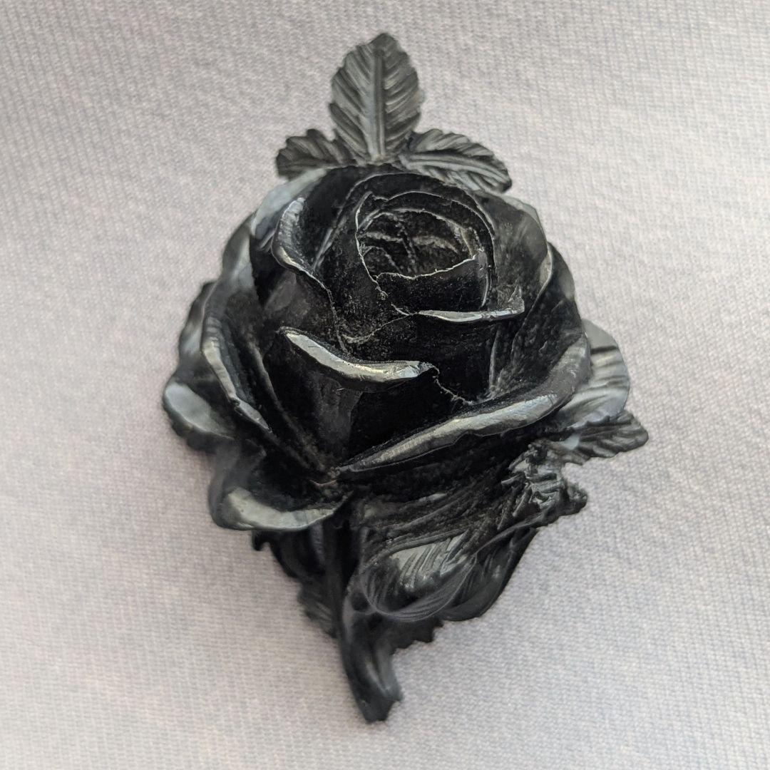 アキオモリ・デザイン薔薇ブローチ