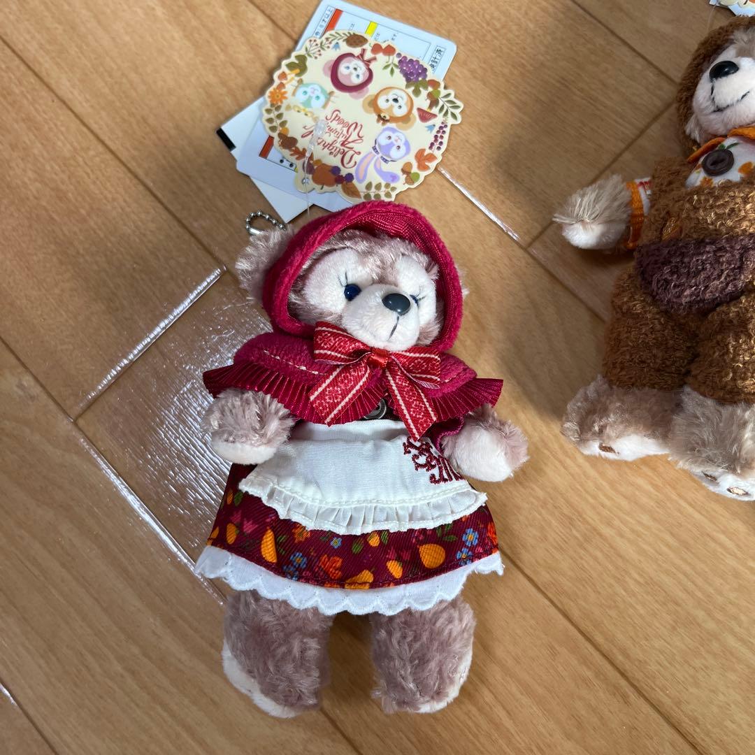 ダッフィー　シェリーメイ　ダッフィたちの秋のぼうけん　ぬいぐるみバッジ