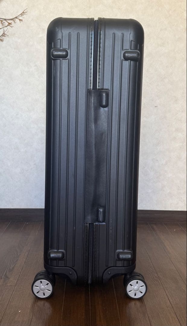 リモワ　サルサ　ブラックキャリーケース 4輪 ダイヤルロック