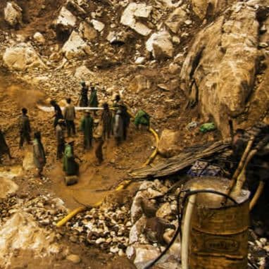 【特大210ct天然トルマリン原石 とフローライト ミャンマー産ビルマ　モゴック