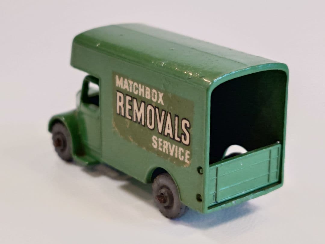 ミニカー MATCH BOX No.17 BEDFORD VAN REMOVALS