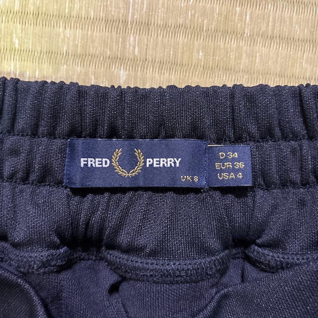 FRED PERRY フレッドペリー　プリーツスカート