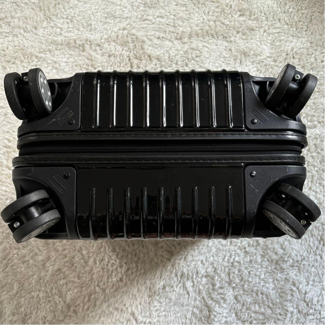 美品✨RIMOWA リモワ　ポリカボネート　サルサデラックス　ブラック　4輪