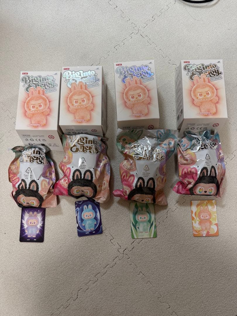 THE MONSTERS Big into Energy ぬいぐるみ