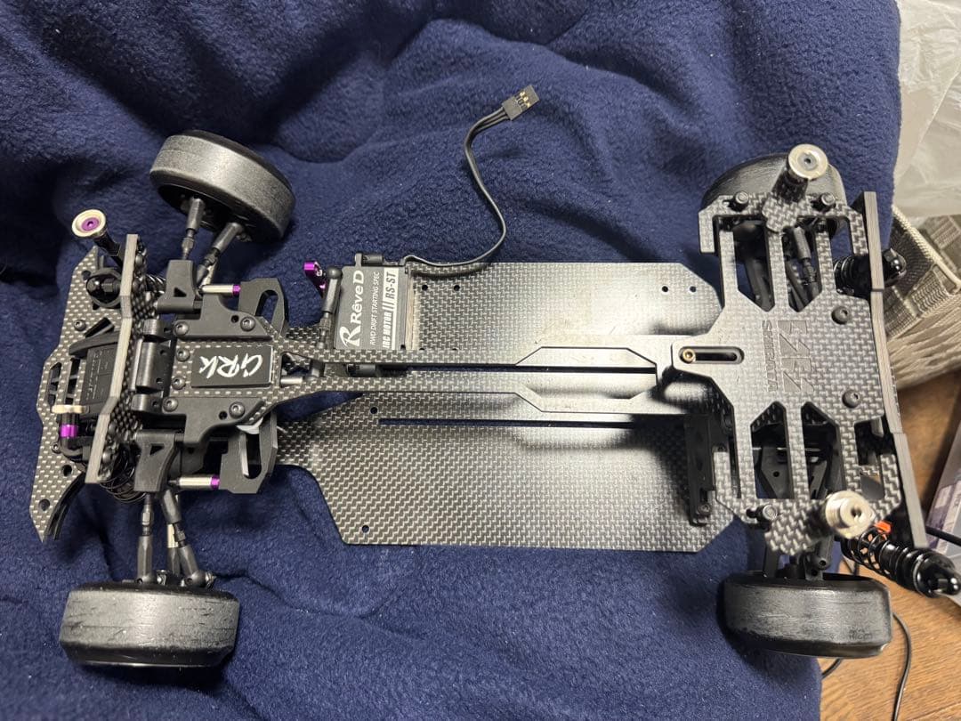 ミャクミャク品　ラジコン　シャーシ、サーボ付き