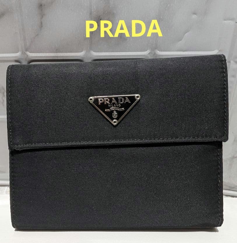 PRADA　三つ折財布★
