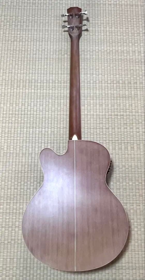 アコースティックベース　URIEL