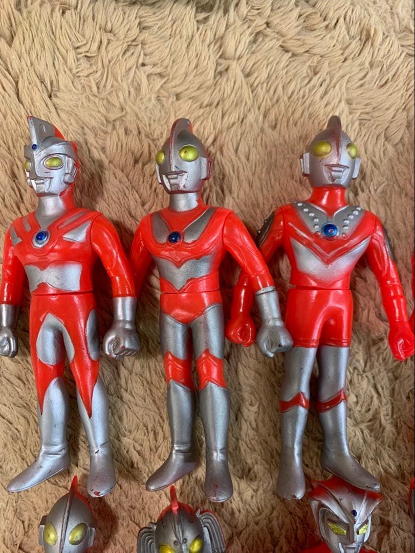 ポピー　キングザウルスシリーズ　ウルトラマン　ソフビ　セット　(ケースはオマケ)