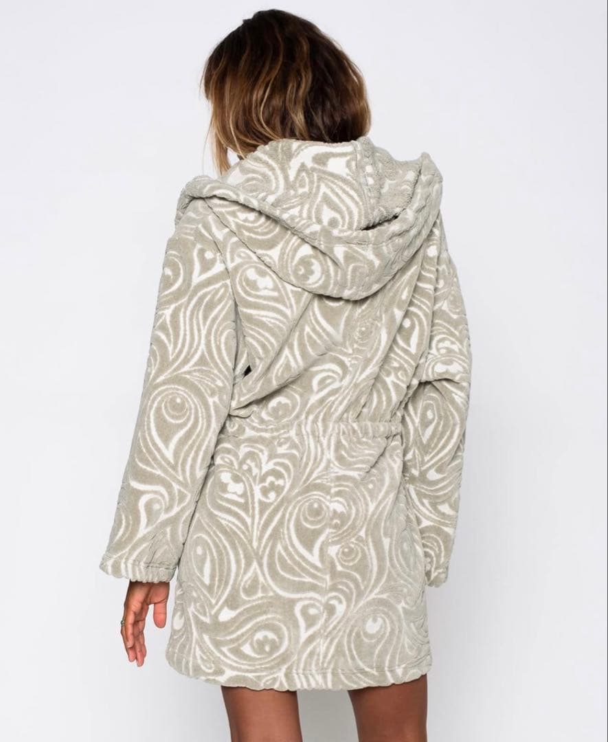 新品未使用　SEEA シーア　タオルガウン　ポンチョ　ライトグレー