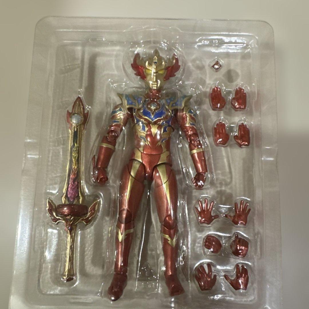 S.H.Figuarts ウルトラマンタイガ　トライストリウムレインボー