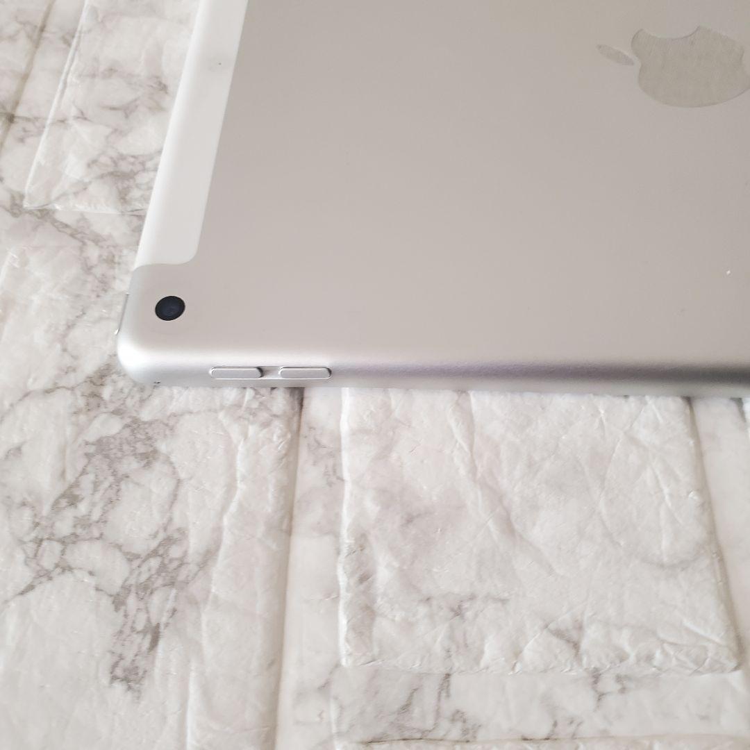 259 iPad 7世代 128GB SIMフリー シルバー