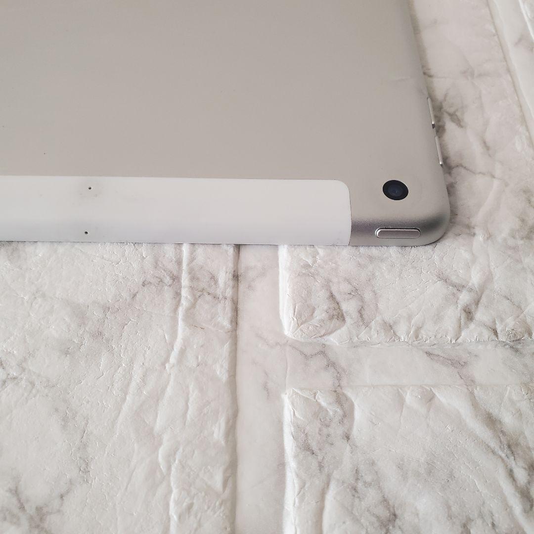 259 iPad 7世代 128GB SIMフリー シルバー