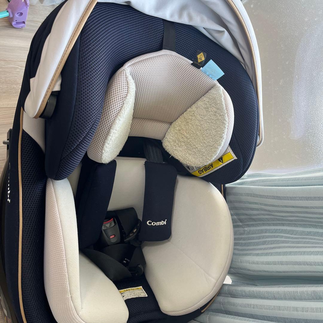 Combi 車用チャイルドシート ネイビー/ホワイト
