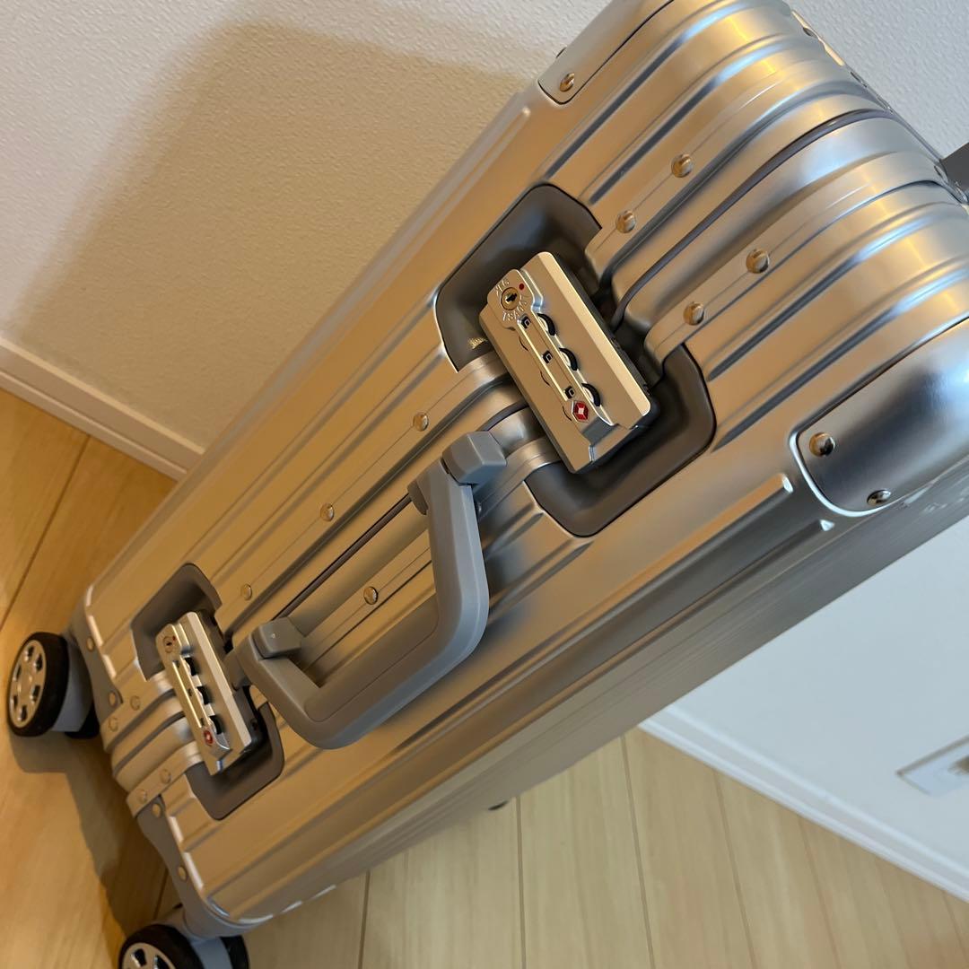 LDUVIN エッセンシャルモダン Cabin Plus シルバーキャリーケース