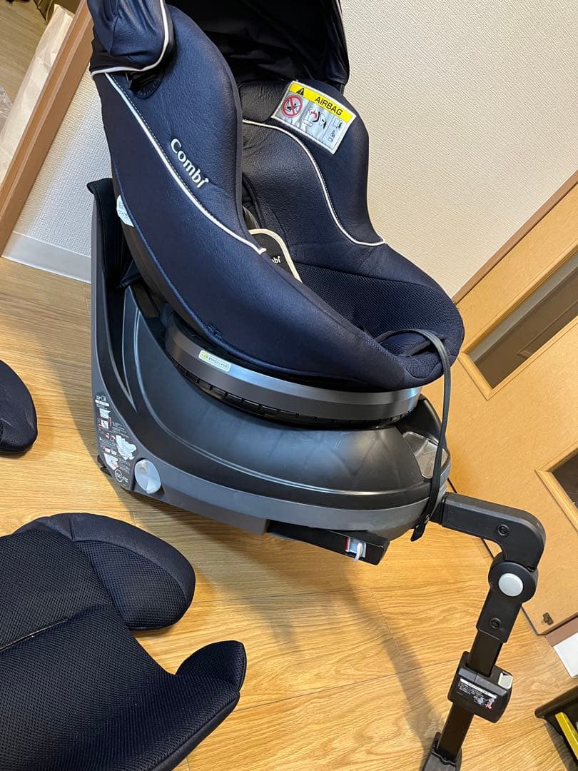 Combi ISOFIXシリーズ 車用チャイルドシート ネイビー