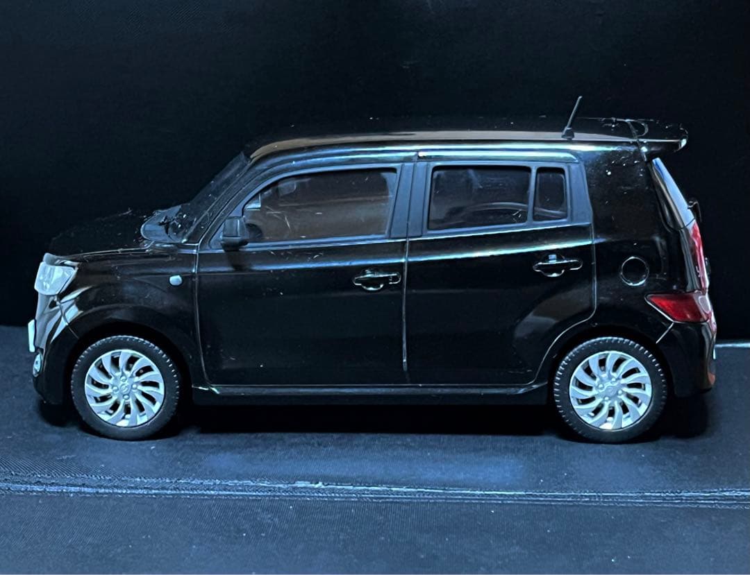 1/24 カラーサンプル トヨタ bB ２代目 X07 ブラックマイカメタリック