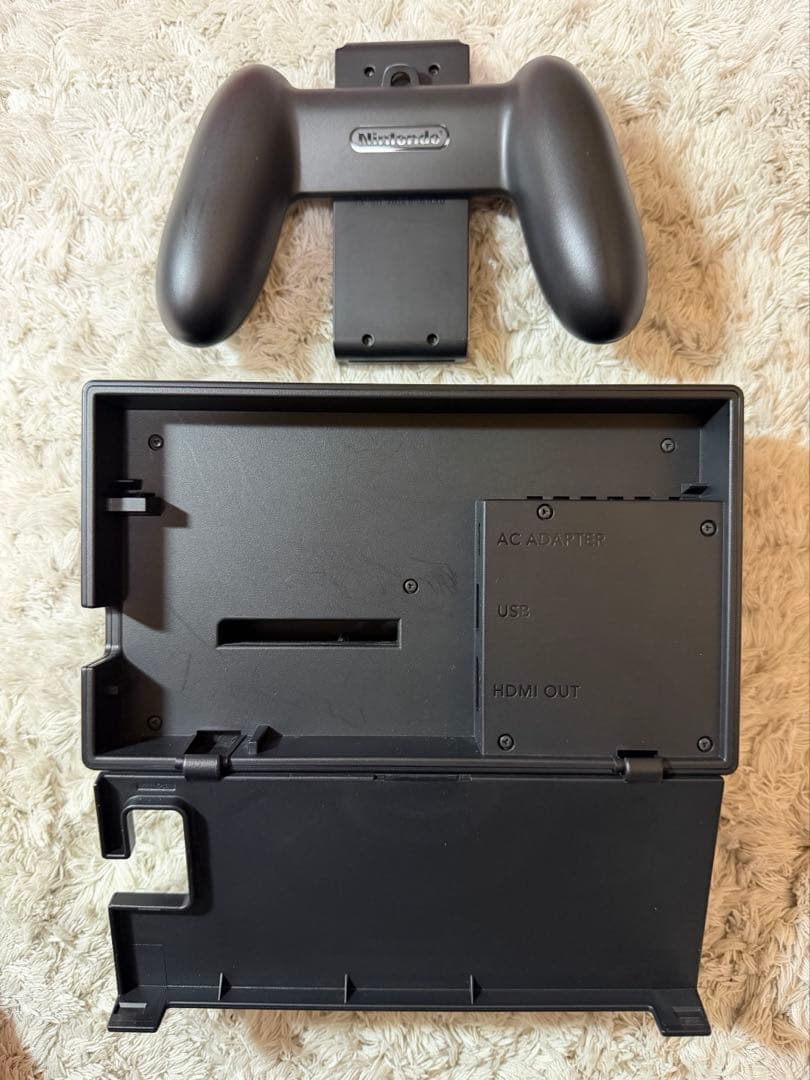 Nintendo Switch 本体　SDカード、シリコンカバー付