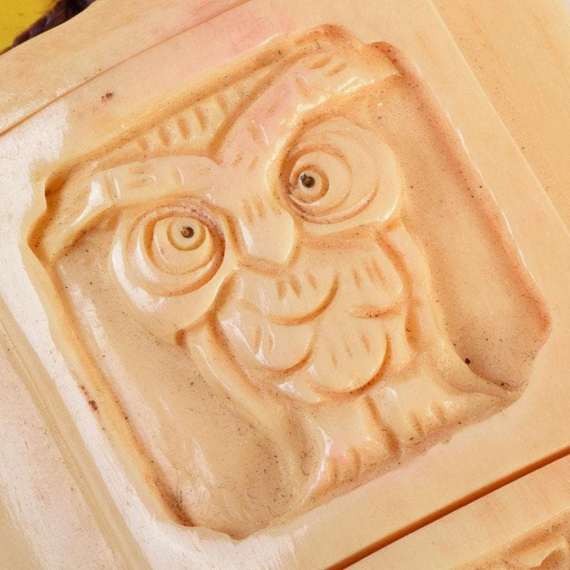 時代提げ物　獣骨彫刻　梟龍魚彫　印籠　薬入　緒締め玉　C　9204