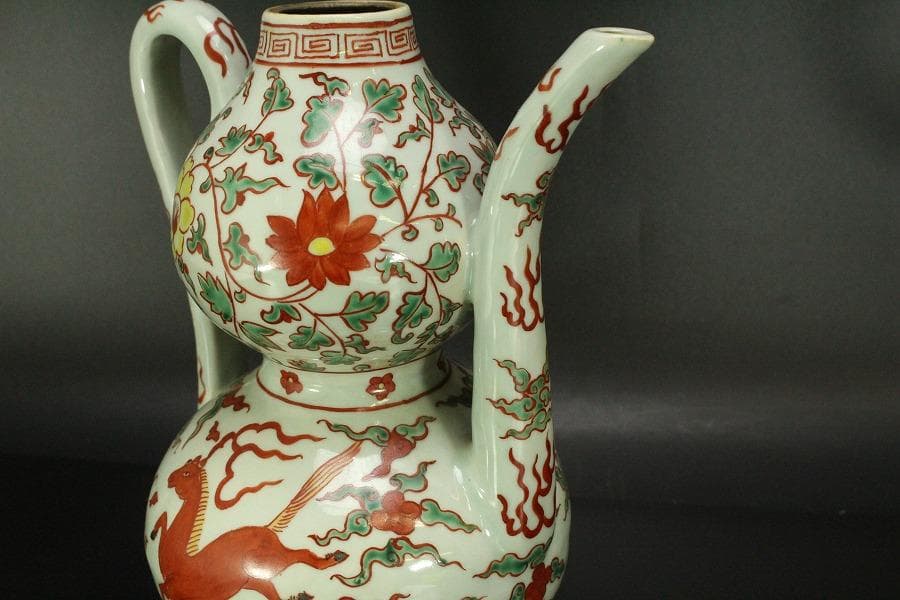 中国美術 赤絵 纏枝蓮花馬紋 瓢形 注瓶 高28cm(LC534)