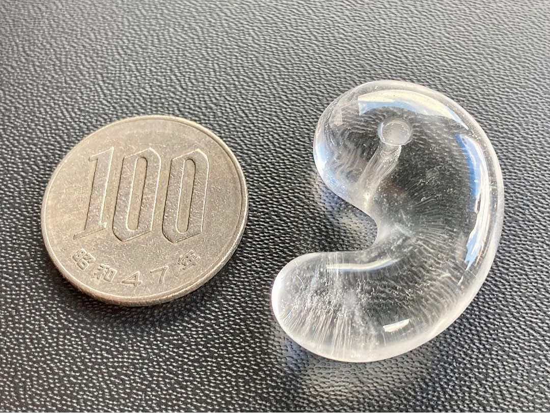 究極品質　超希少幻の銘石　現代に蘇った伝説の国産水晶　山梨黒平鉱山産水晶の勾玉