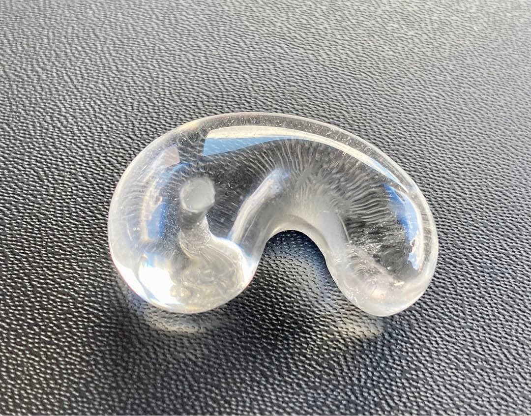 究極品質　超希少幻の銘石　現代に蘇った伝説の国産水晶　山梨黒平鉱山産水晶の勾玉