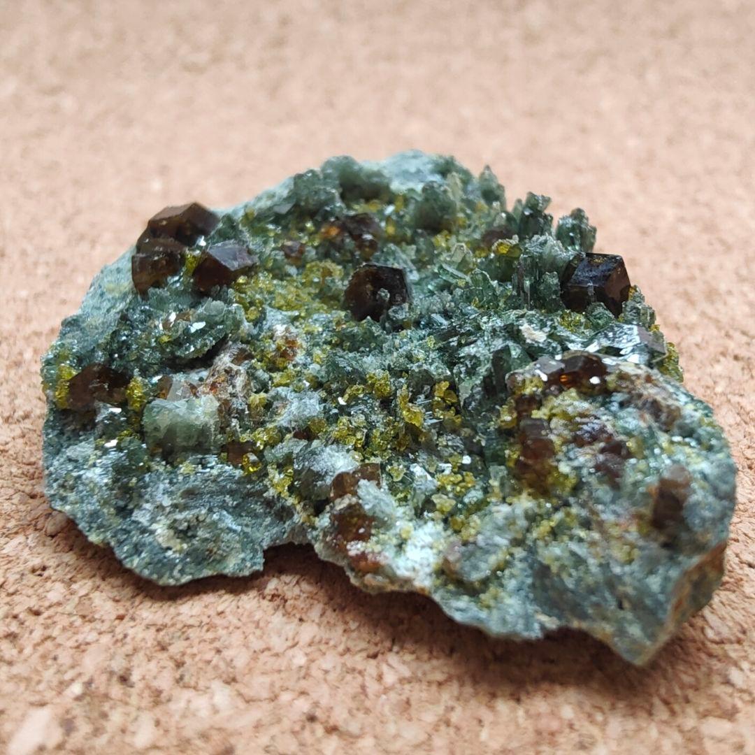 アフガニスタン産ガーネット、ダイオプサイド、エピドート　天然石、原石