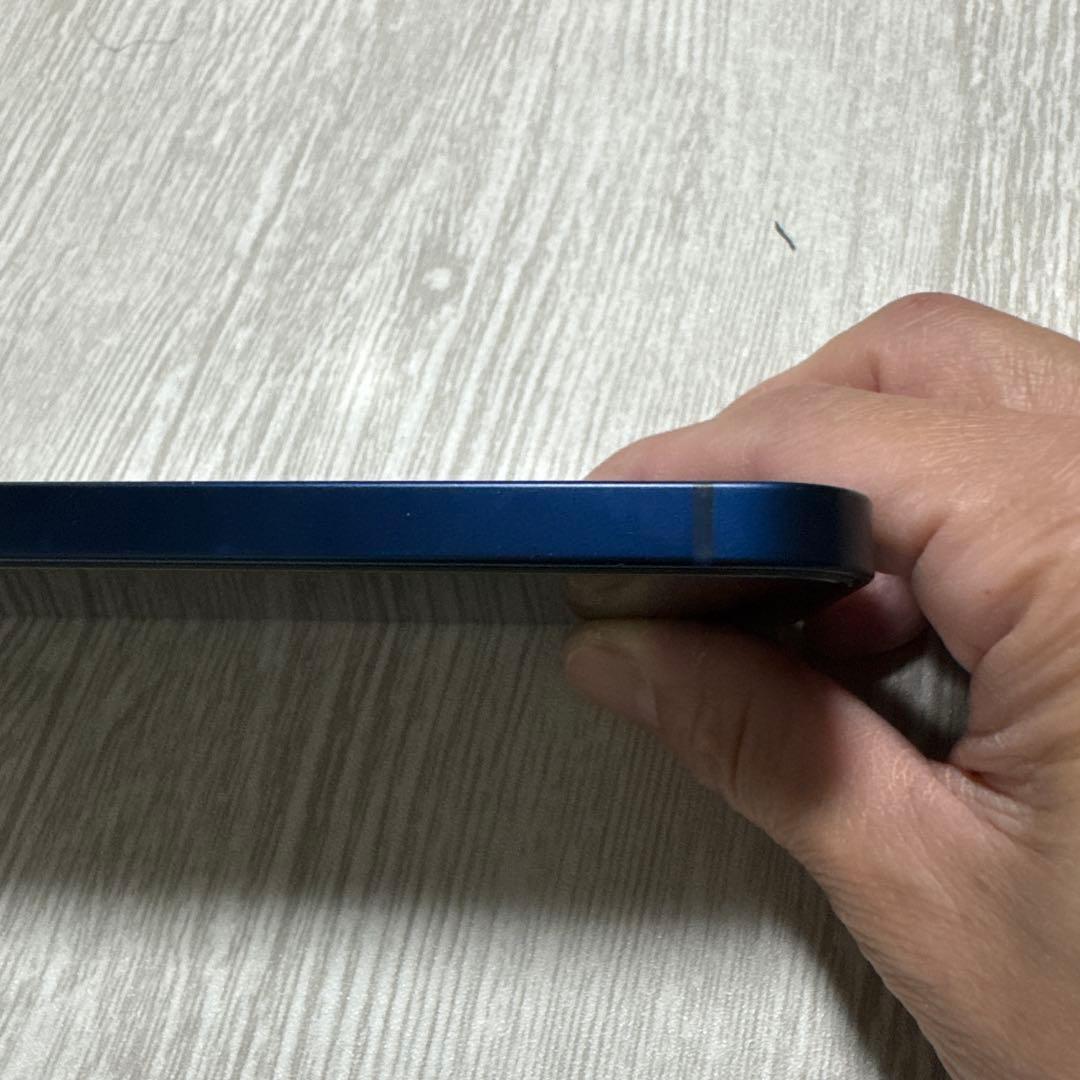 iPhone12本体　ブルー