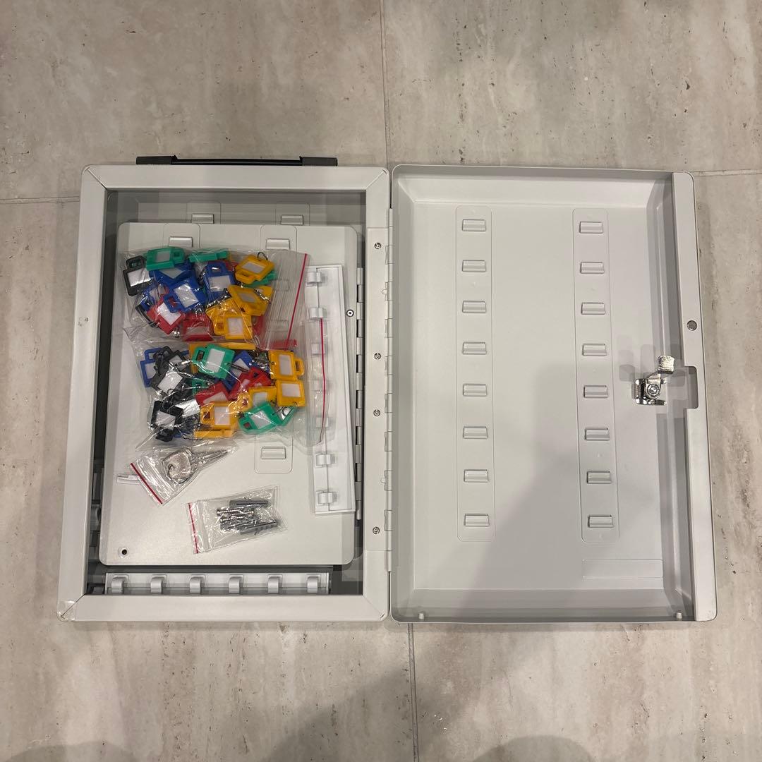 未使用　キーボックス 60個吊　壁掛け