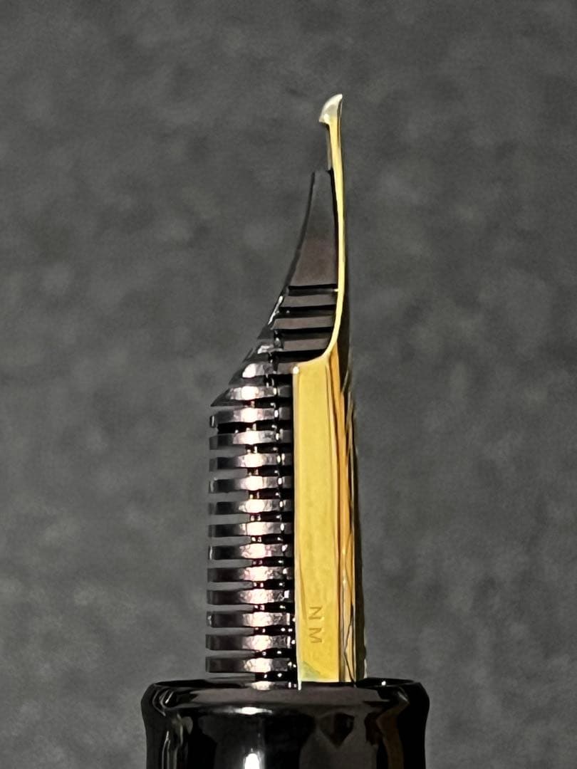 【超希少】セーラー 万年筆 キングプロフィット 黒柿 長刀研ぎ 中字