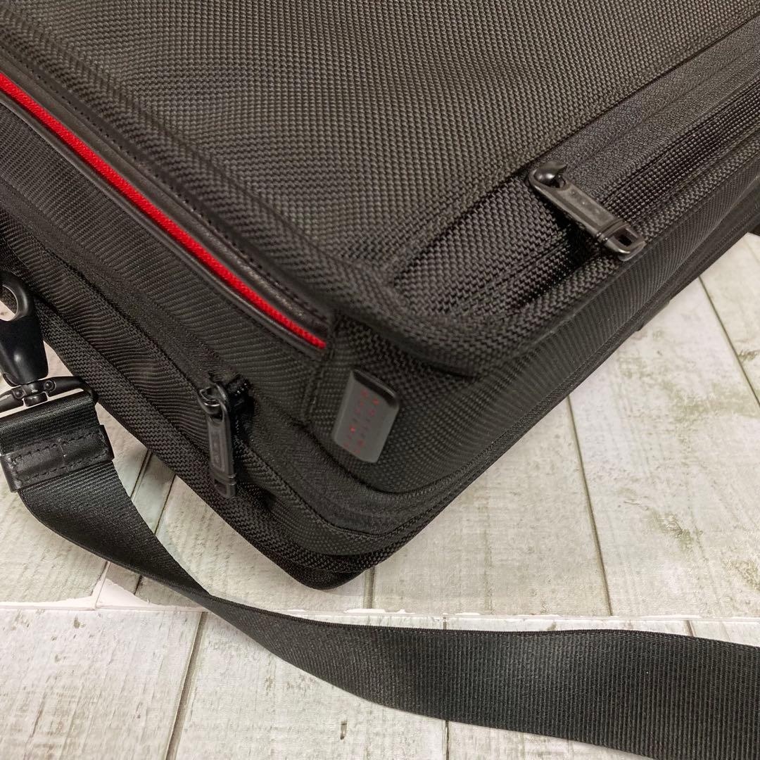 トゥミ　TUMI　ビジネスバッグ　2way　日本限定　黒　2層式　ブリーフケース